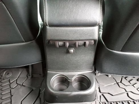 Used 2016 Jeep Wrangler Unlimited Rubicon AWD/4WD image 21