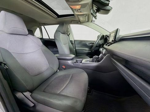 Used 2020 Toyota RAV4 XLE w/ Convenience Package AWD/4WD image 34