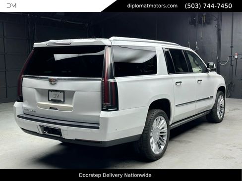 Used 2019 Cadillac Escalade ESV Platinum image 6