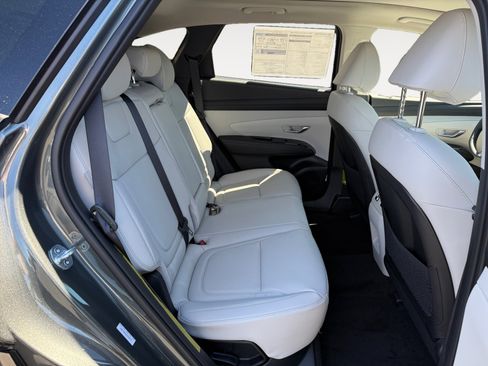 New 2025 Hyundai Tucson Limited image 18