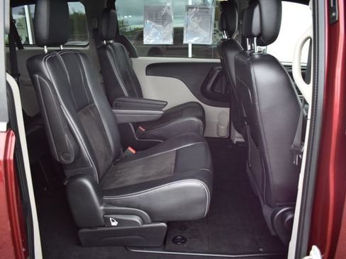 Used 2019 Dodge Grand Caravan SXT FWD image 38