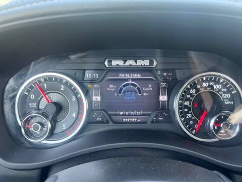 Used 2024 RAM 2500 Laramie AWD/4WD image 13