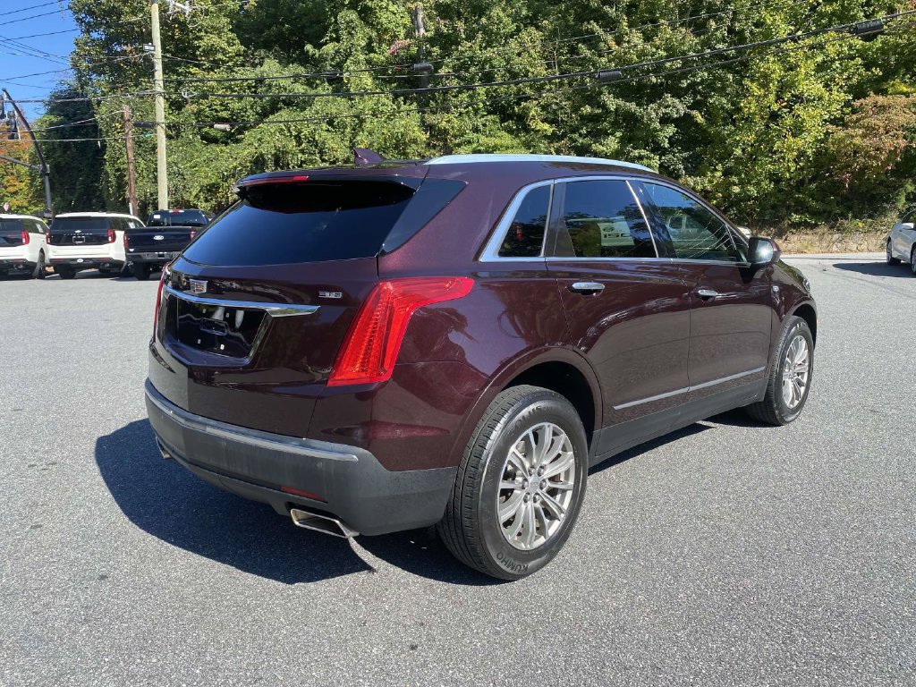 Used 2018 Cadillac XT5 Luxury w/ Driver Awareness Package FWD image 7