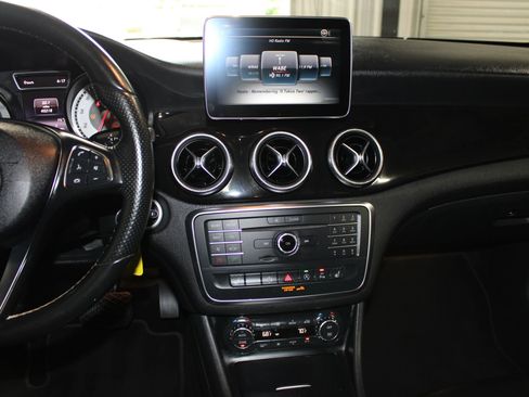 Used 2015 Mercedes-Benz CLA 250 4MATIC image 14
