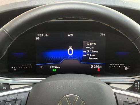 Used 2025 Volkswagen Taos SE AWD/4WD image 38