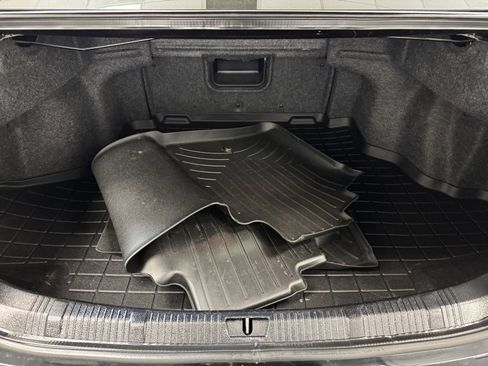 Used 2016 Toyota Avalon Limited image 23