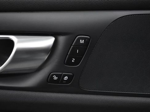 Used 2025 Volvo S60 B5 Core image 15