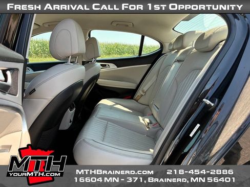 Used 2019 Genesis G70 3.3T Advanced AWD/4WD image 10