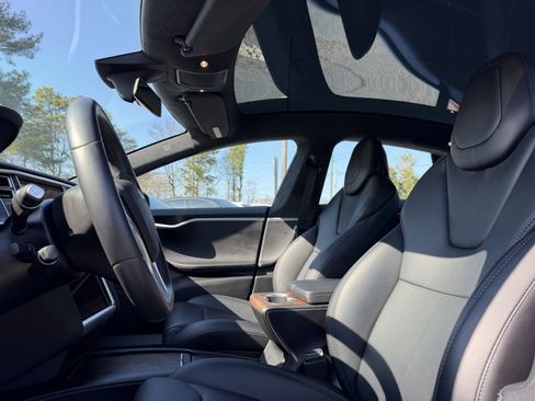 Used 2018 Tesla Model S 100D image 11