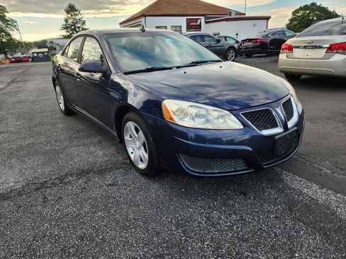 Used 2010 Pontiac G6 Sedan FWD image 3