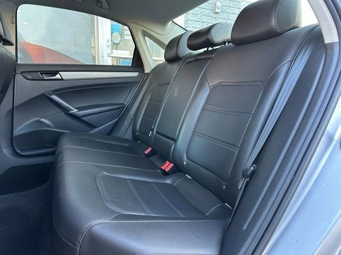 Used 2020 Volkswagen Passat 2.0T SE image 12