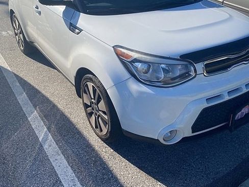 Used 2014 Kia Soul ! w/ Sun & Sound Package image 2