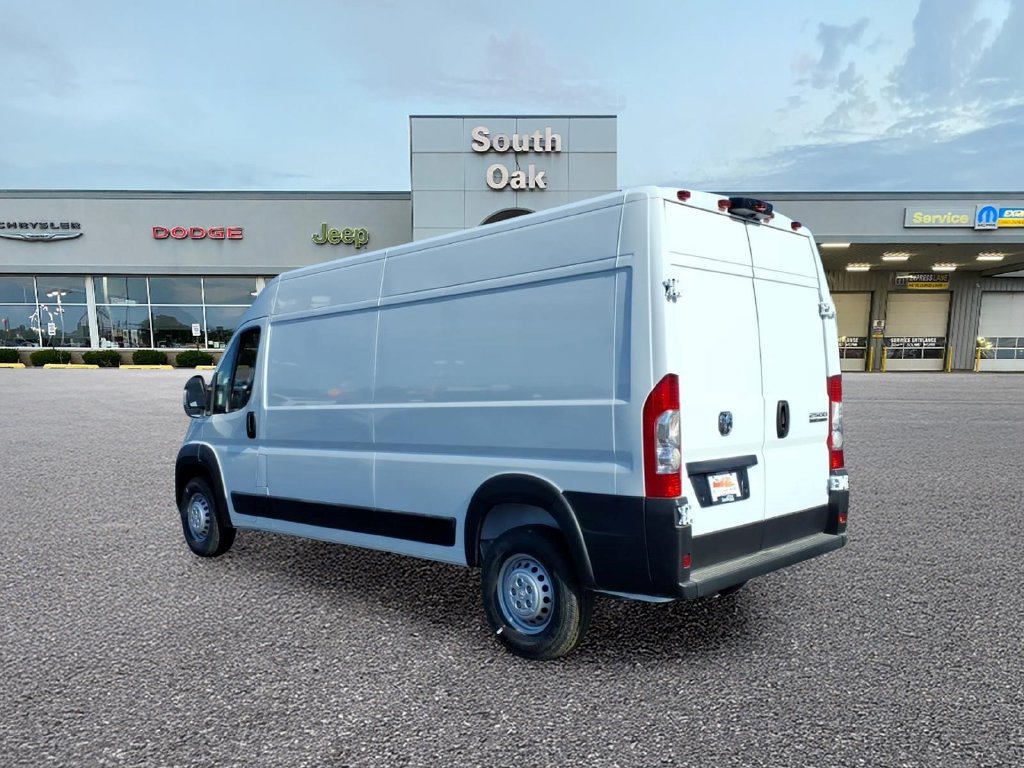 New 2026 RAM ProMaster 2500 w/ Convenience Group FWD image 4