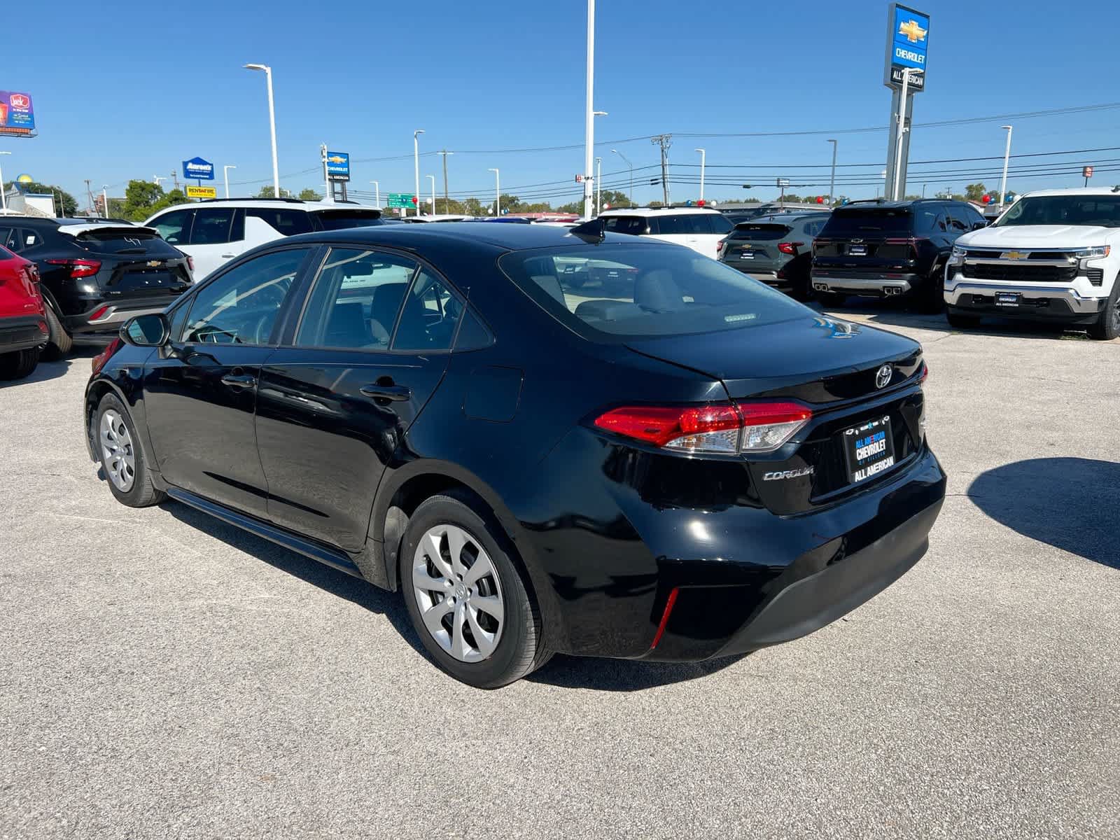Used 2023 Toyota Corolla LE FWD image 7