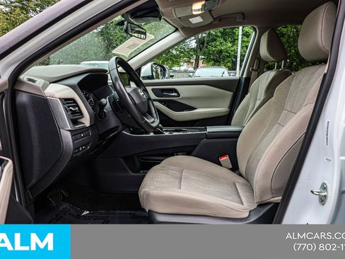 Used 2025 Nissan Rogue SV FWD image 18
