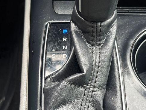 Used 2018 Toyota Camry SE image 14