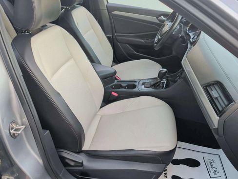 Used 2019 Volkswagen Jetta R-Line image 18