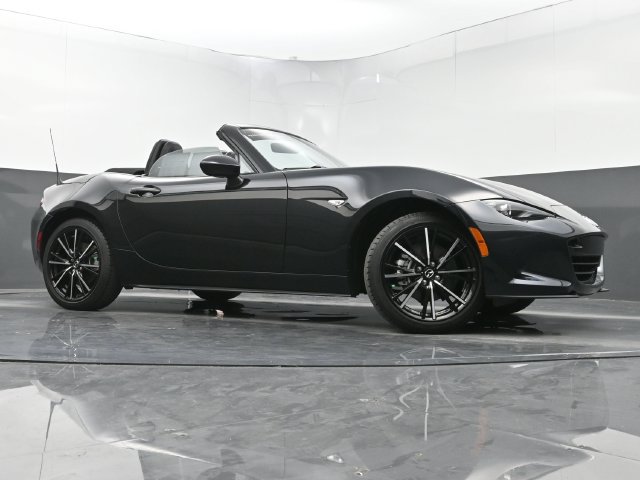 Used 2024 MAZDA MX-5 Miata Grand Touring RWD image 29