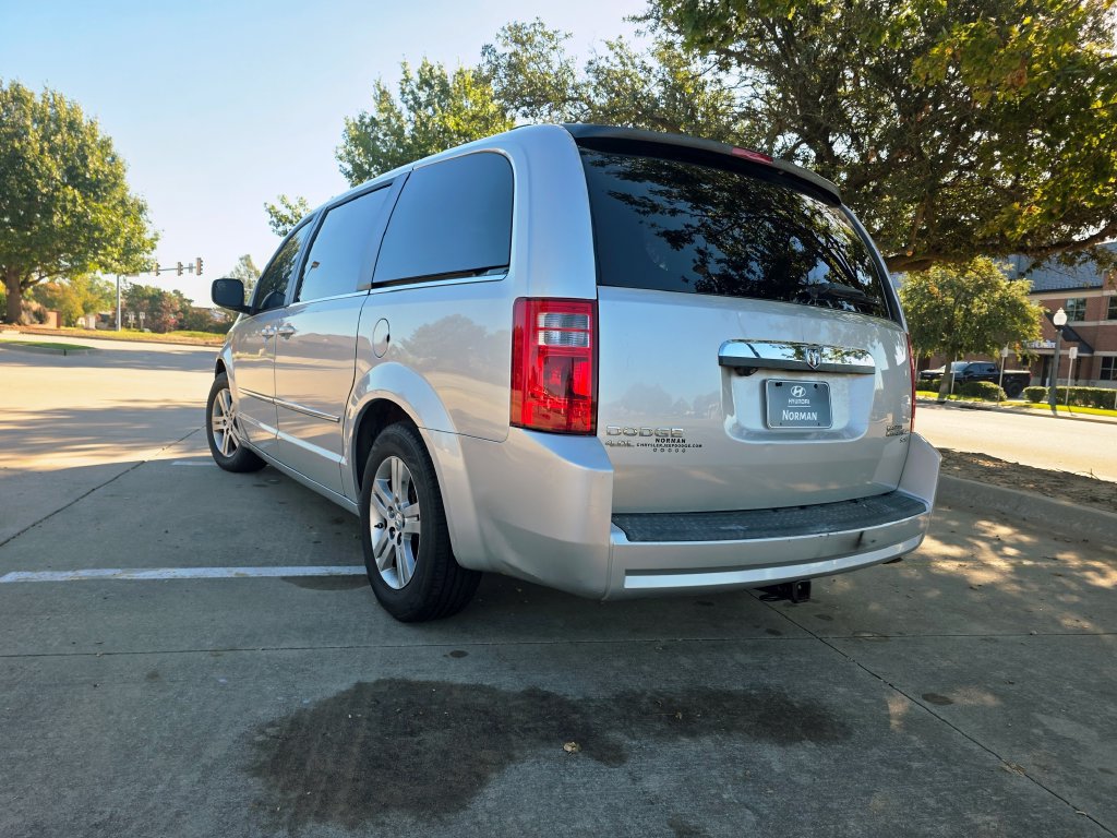 Used 2010 Dodge Grand Caravan SXT FWD image 14