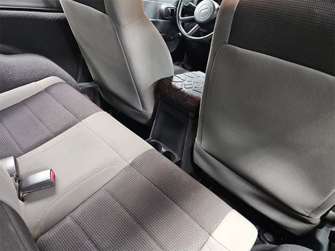 Used 2007 Jeep Wrangler X image 11