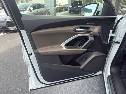 Certified 2025 Audi Q5 Prestige AWD/4WD image 33