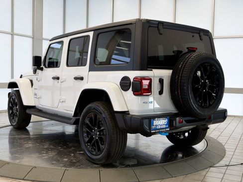 Used 2022 Jeep Wrangler Unlimited Sahara w/ Cold Weather Group image 6