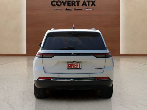 Used 2023 Jeep Grand Cherokee Limited w/ Luxury Tech Group II RWD image 4