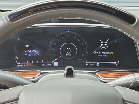 Used 2023 Cadillac Escalade Premium Luxury AWD/4WD image 10