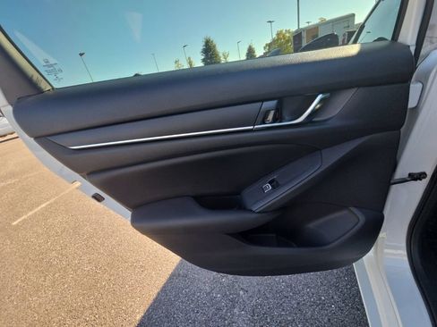 Used 2019 Honda Accord Sport image 14