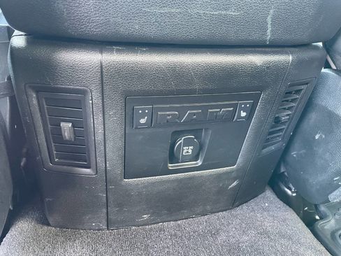 Used 2018 RAM 3500 Laramie Longhorn image 25