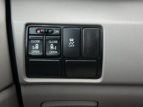 Used 2015 Honda Odyssey EX image 40