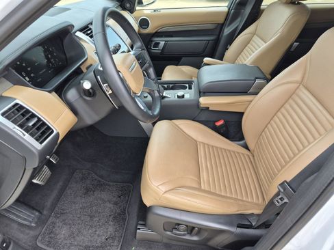 Used 2024 Land Rover Discovery Metropolitan Edition AWD/4WD image 13