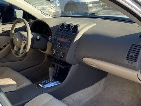 Used 2011 Nissan Altima 2.5 S w/ Special Edition Pkg image 29