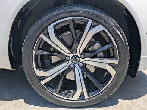 Certified 2023 Volvo XC60 B6 Ultimate w/ Protection Package Premier AWD/4WD image 10