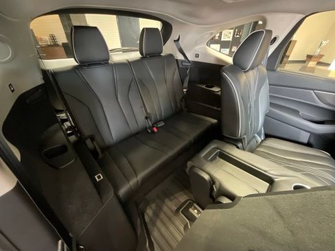 Certified 2026 Acura MDX SH-AWD w/ Advance Package image 24