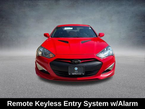 Used 2013 Hyundai Genesis 3.8 RWD image 10