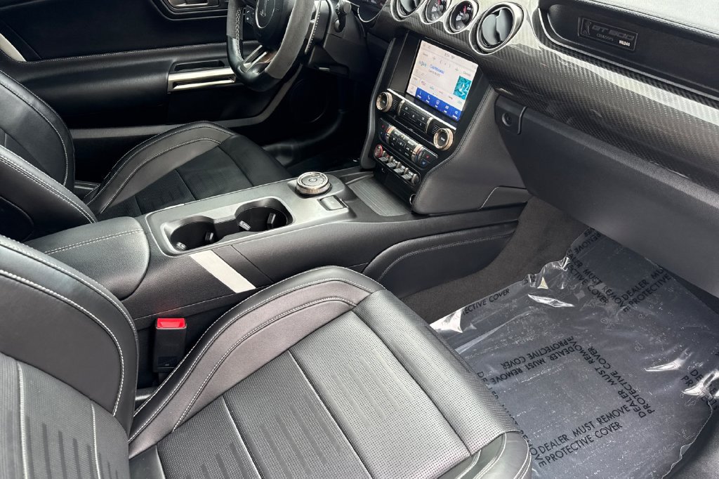 Used 2022 Ford Mustang Shelby GT500 w/ Technology Package RWD image 17
