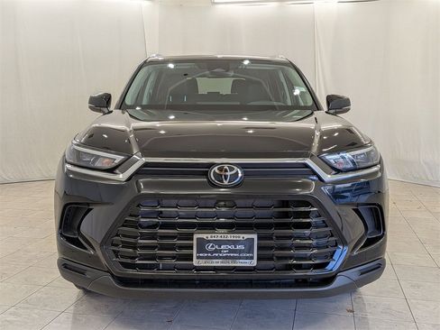 Used 2026 Toyota Grand Highlander XLE image 3