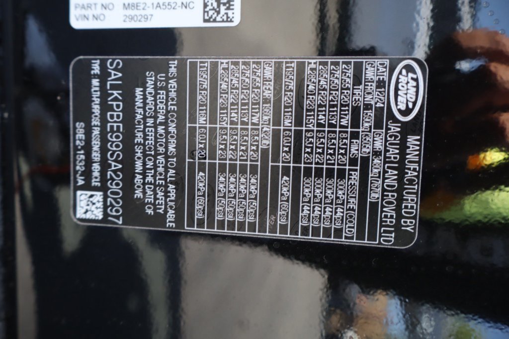 Used 2025 Land Rover Range Rover Long Wheelbase SE AWD/4WD image 39