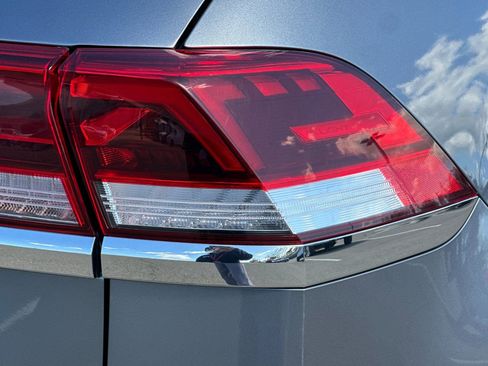 Used 2024 Volkswagen Atlas Cross Sport SE image 50