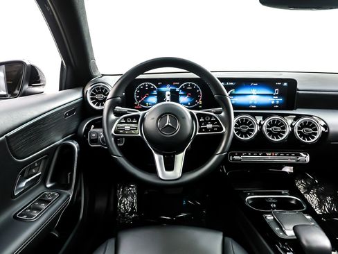 Used 2022 Mercedes-Benz A 220 image 4