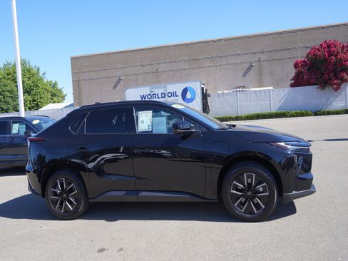 Used 2026 Toyota bZ FWD image 4