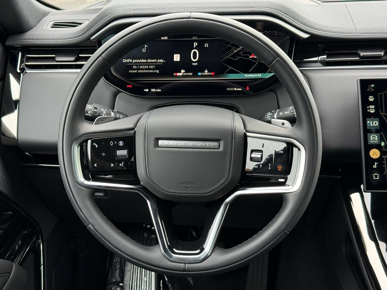 New 2026 Land Rover Range Rover Sport SE AWD/4WD image 33