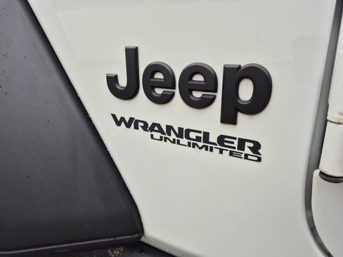 Used 2021 Jeep Wrangler Unlimited Sport image 9