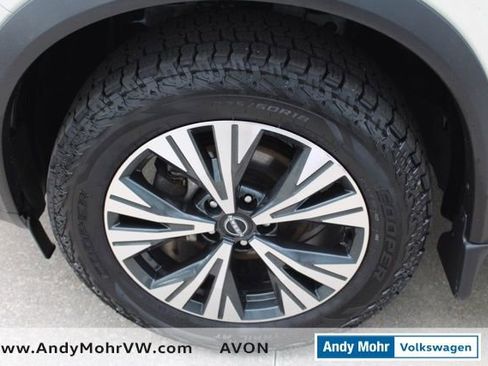 Used 2023 Nissan Rogue SV image 12