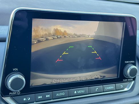 Used 2023 Nissan Rogue SV image 19