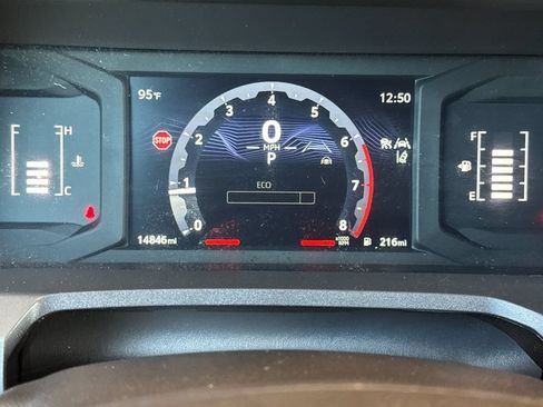 Used 2024 Toyota Tacoma SR5 AWD/4WD image 33
