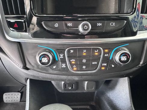Certified 2023 Chevrolet Traverse LT AWD/4WD image 17