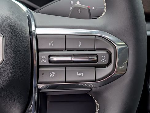 New 2026 GMC Acadia Denali Ultimate w/ LPO, Floor Liner Package AWD/4WD image 18