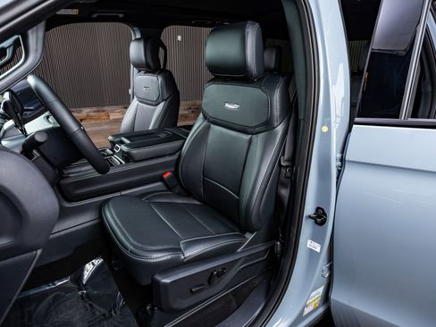 Used 2025 Ford Expedition Platinum w/ Stealth Performance Package image 28